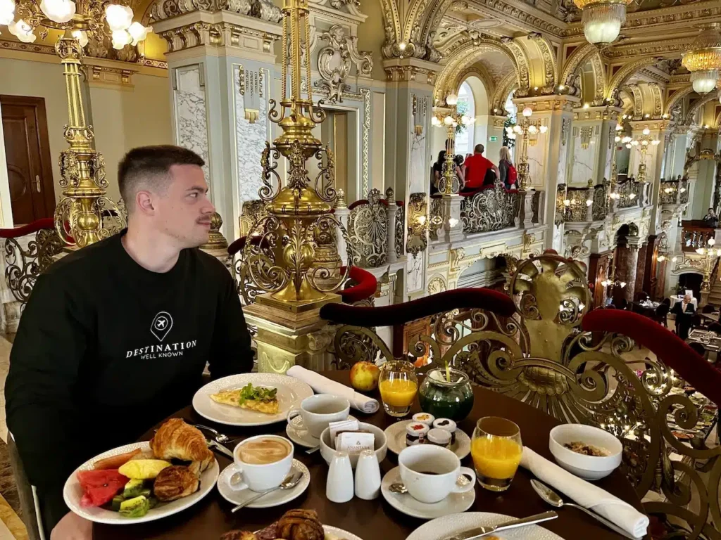 Kristoffer Fons im Anantara Hotel Budapest