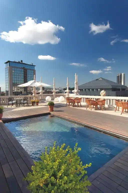 pool hotel barcelona