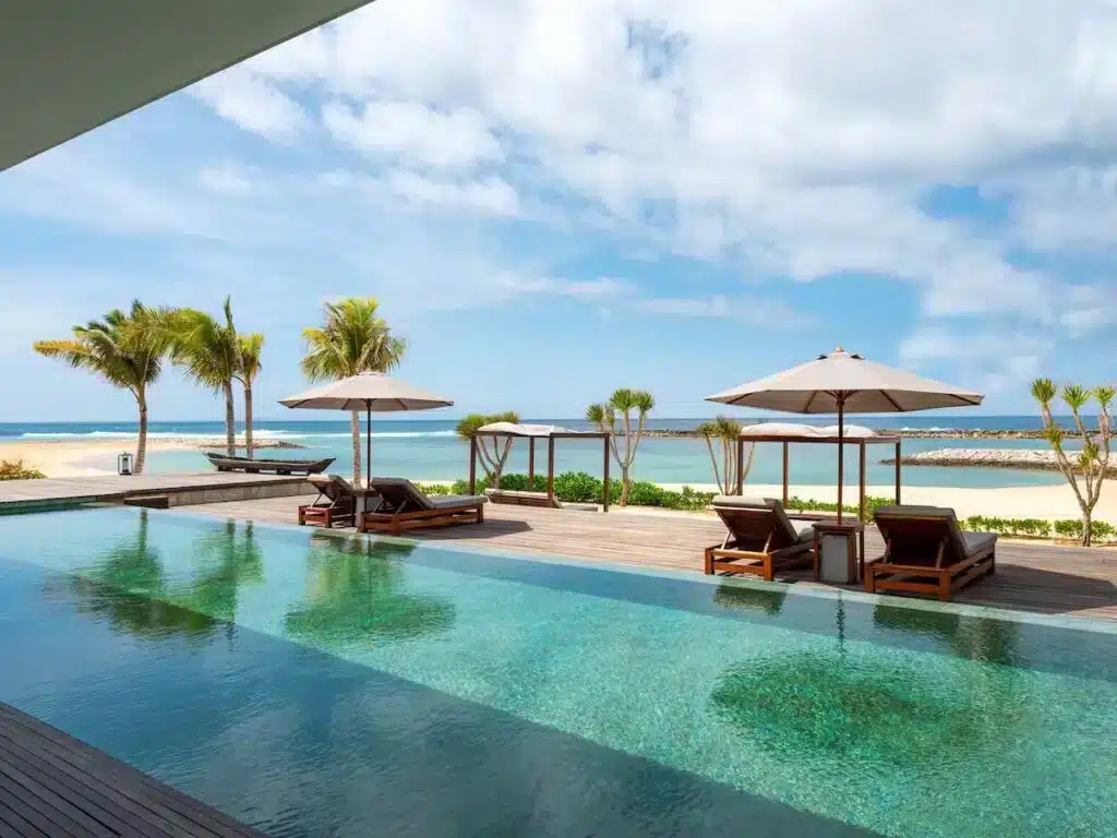Der Apurva Kempinski Bali Pool und Strand