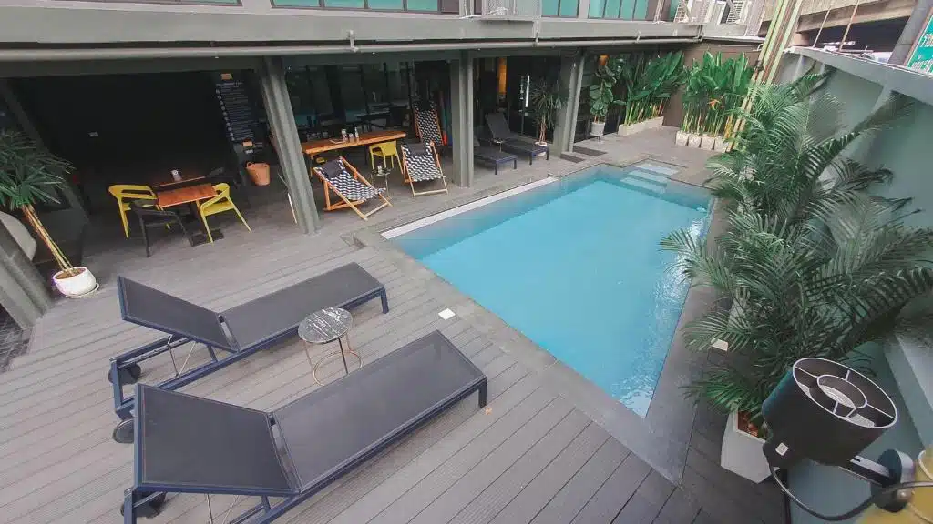 Hotel Ordinary Bangkok pool