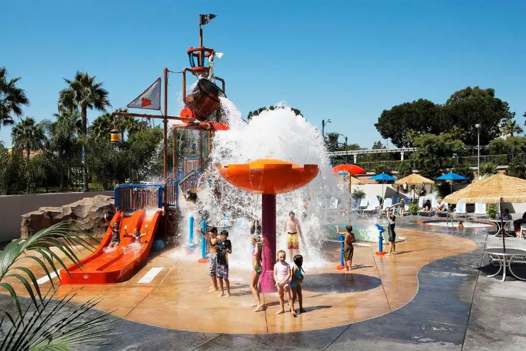 Howard Johnson by Wyndham Anaheim Hotel Water Playground