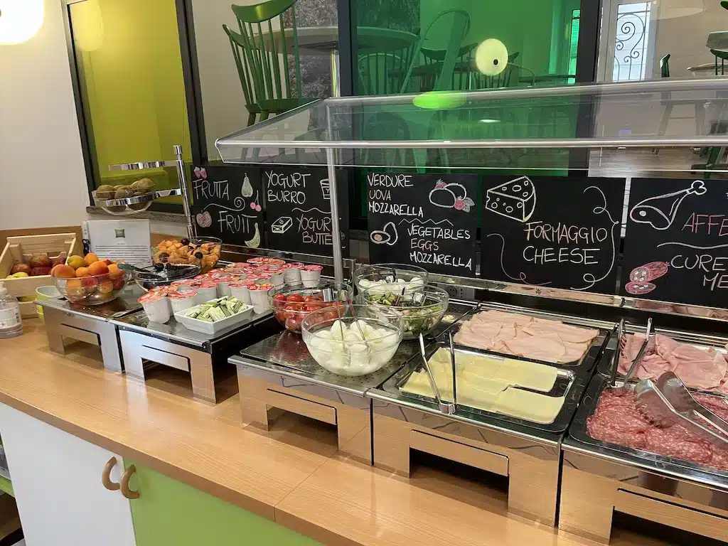 Ibis Neapel frühstuck