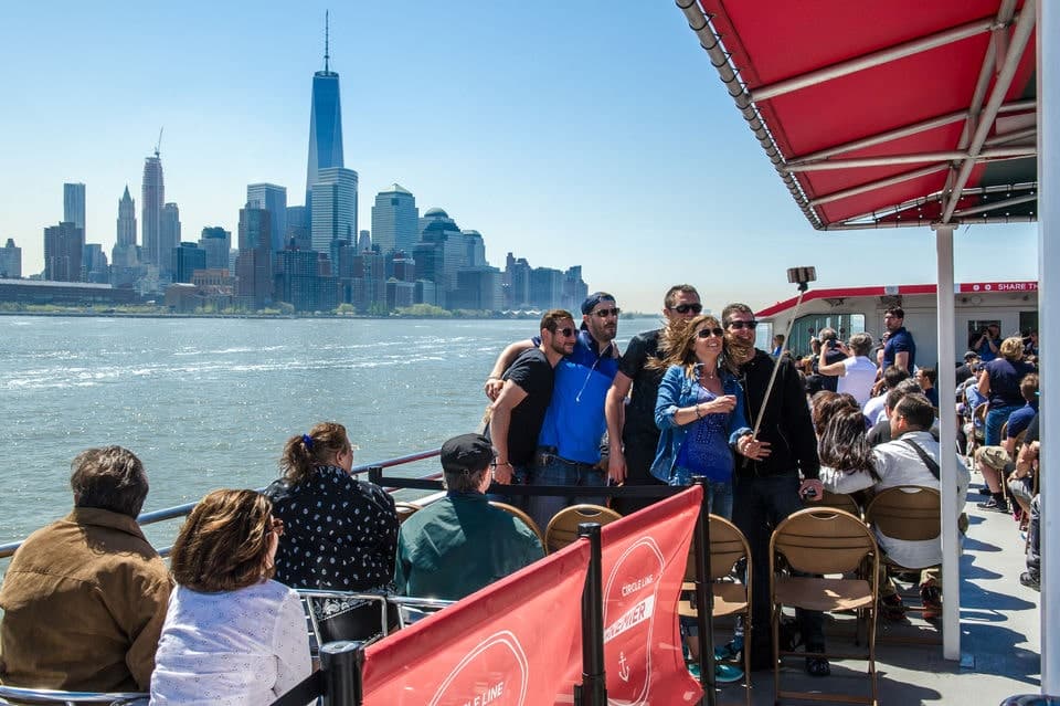 Bootsfahrt vor der Skyline von New York Bootsfahrt vor der Skyline von New York