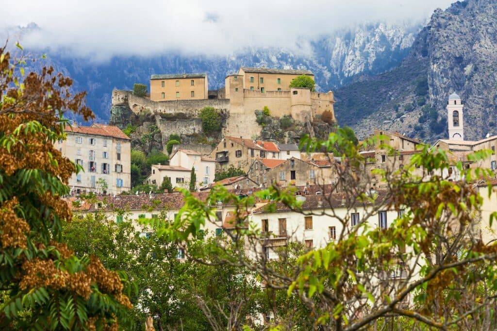 Corte auf Korsika Die Bergstadt Corte und ihre Zitadelle auf Korsika