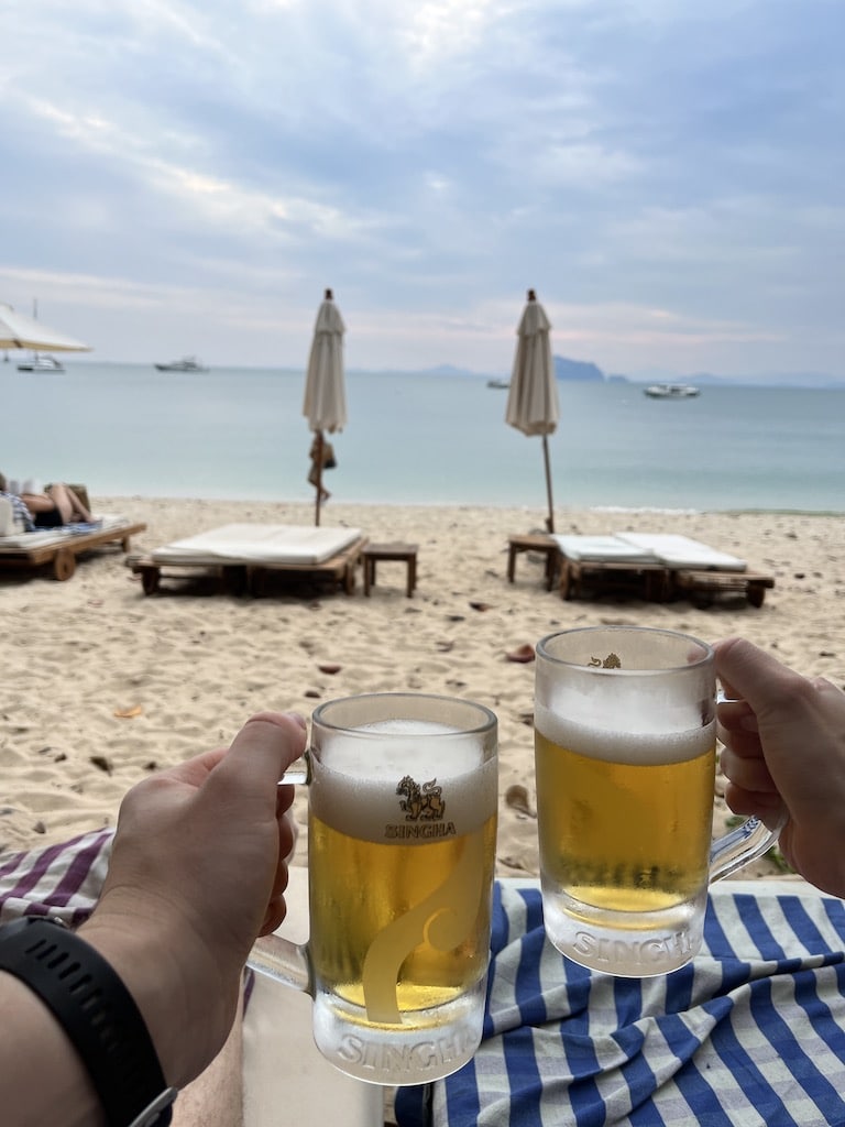 Getränke am Strand des Santhiya