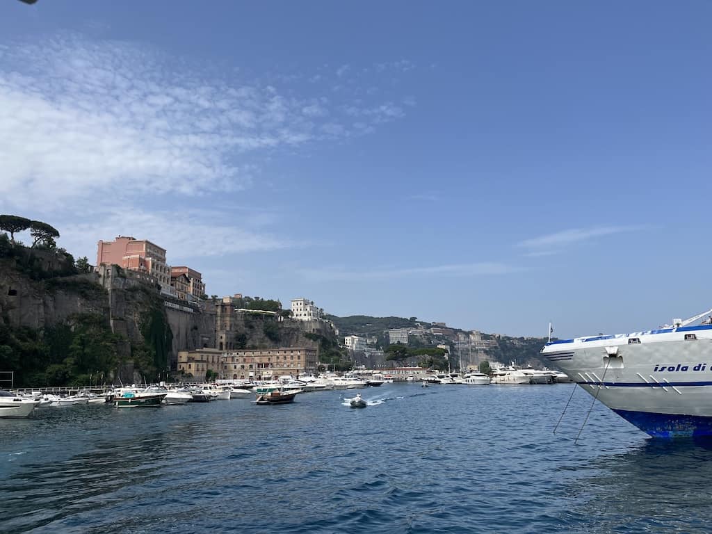 Hafen von Sorrento