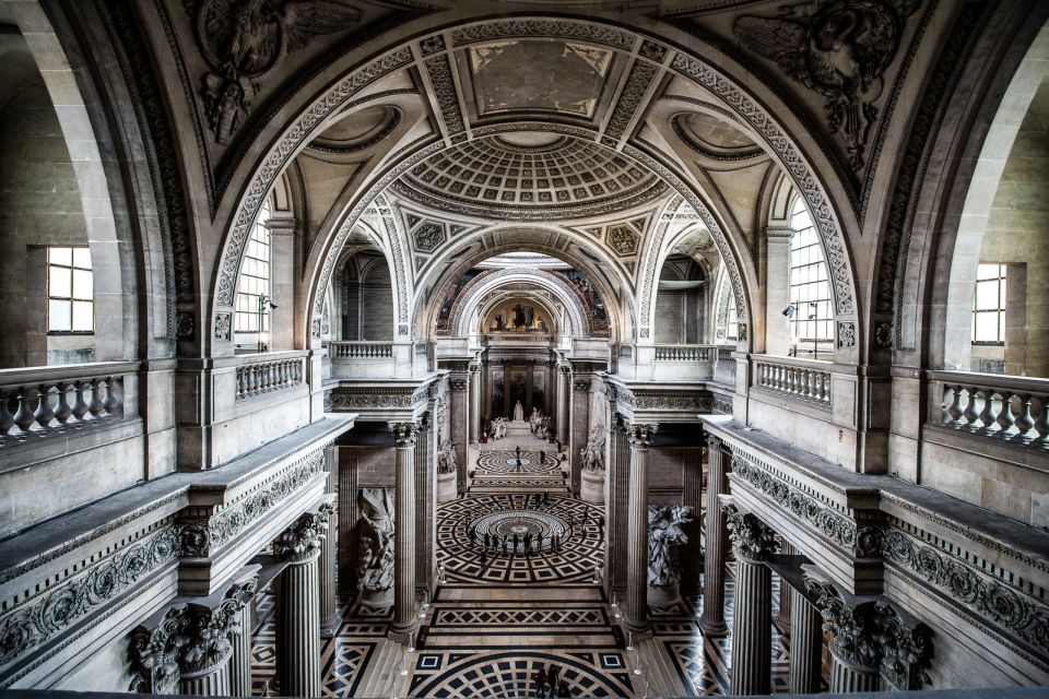 Innenraum des Panthéon Blick durch den monumentalen Innenraum des Panthéon