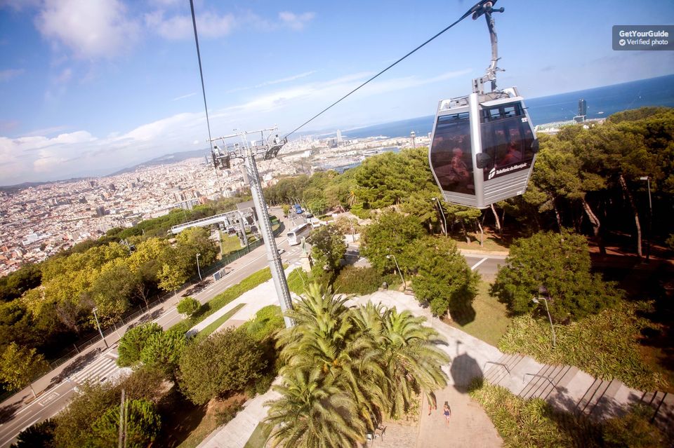Blick aus der Montjuïc-Seilbahn über Barcelona