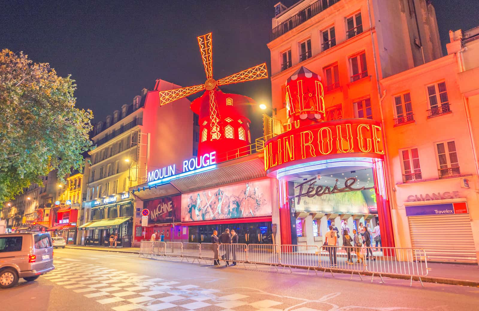 Moulin Rouge Paris Das Moulin Rouge im Pariser Viertel Pigalle