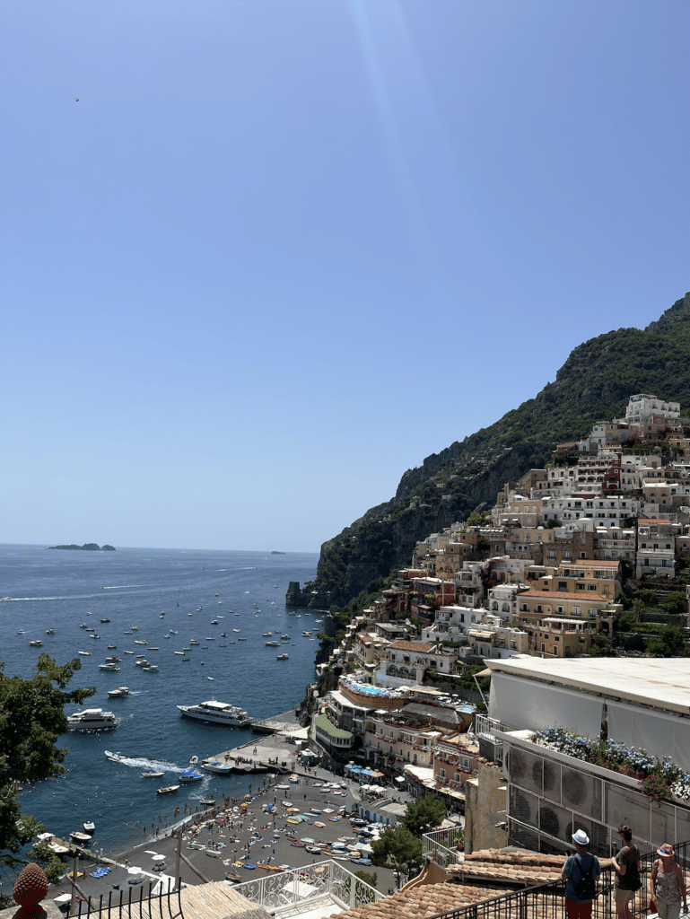 Positano an der Amalfiküste Blick auf die bunten Häuser von Positano an der Amalfiküste