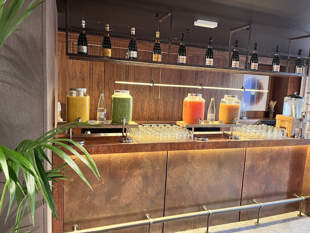 Säfte am Frühstücksbuffet