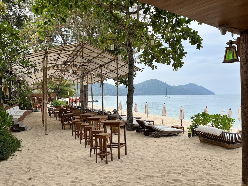 Strand beim Santhiya