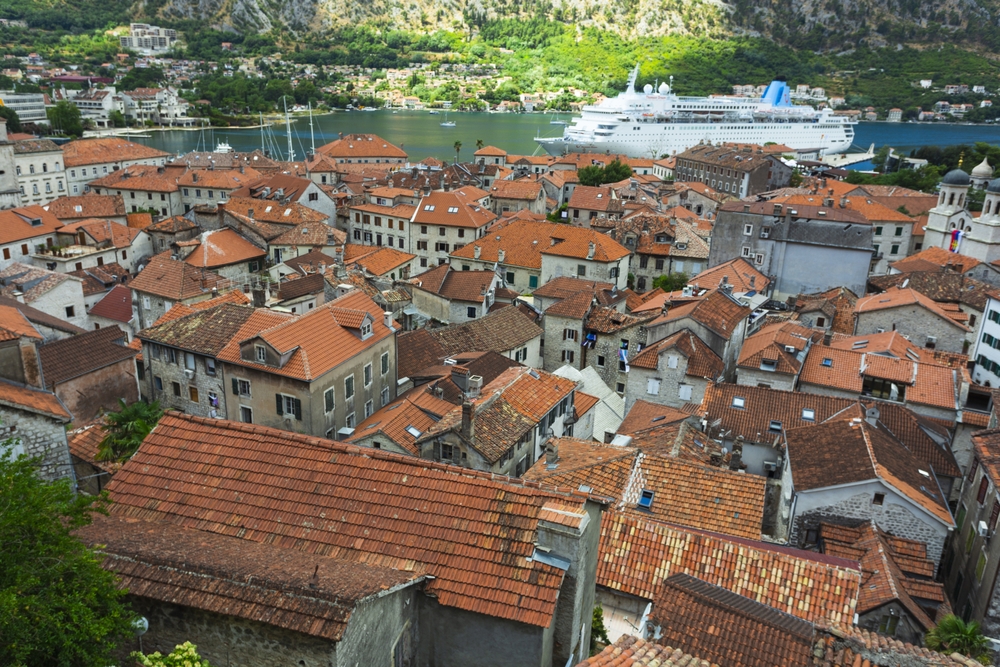 Blick auf die Altstadt von Kotor und die Bucht von Kotor