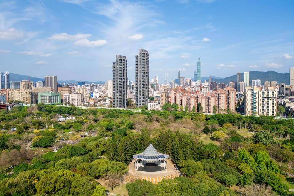 Da'an Forest Park in Taipeh aus der Luft gesehen