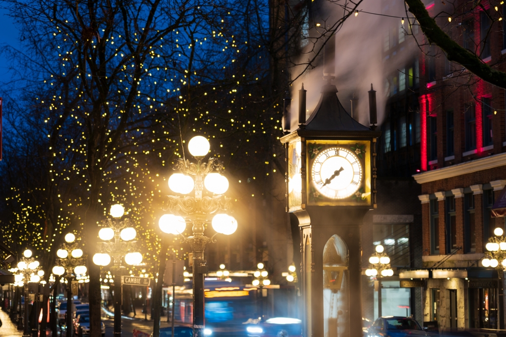 Dampfuhr in Gastown an der Ecke Cambie und Water Street in Vancouver am Abend