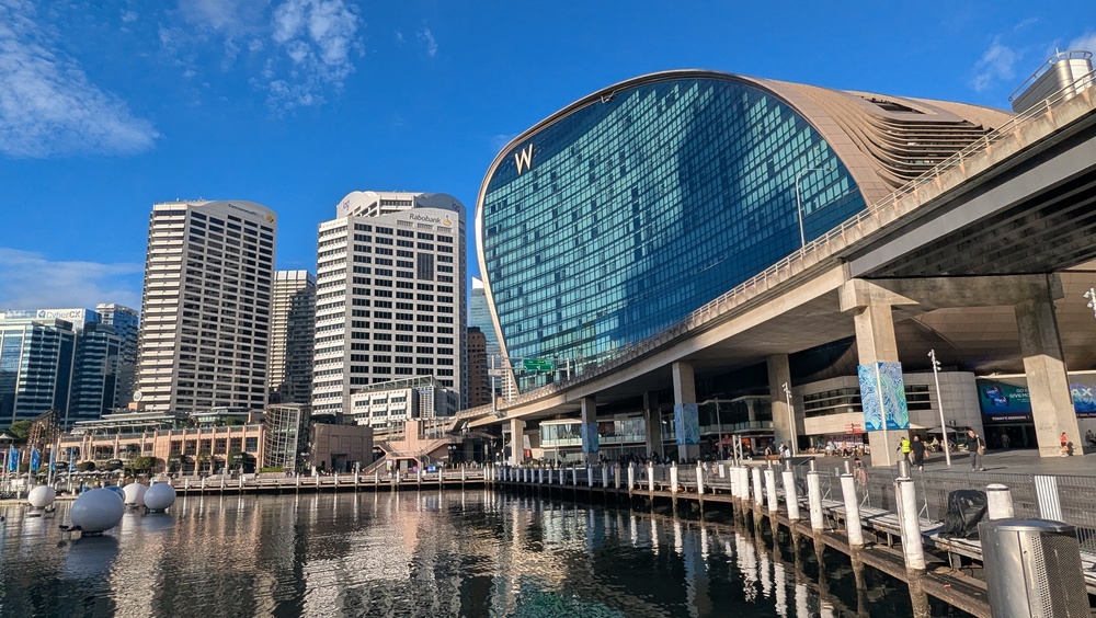 Darling Harbour und die Skyline von Sydney
