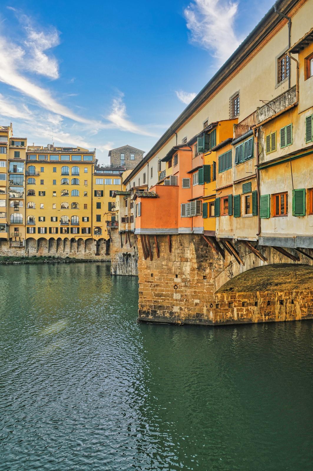 Der Ponte Vecchio über dem Arno in Florenz