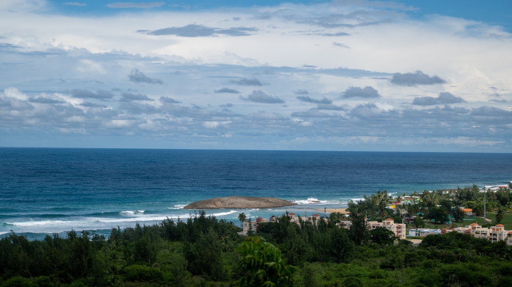 Der Strand Jobos in Isabela an der Nordwestküste Puerto Ricos