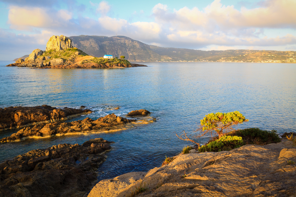 Die Bucht von Kefalos mit der kleinen Insel Kastri auf Kos