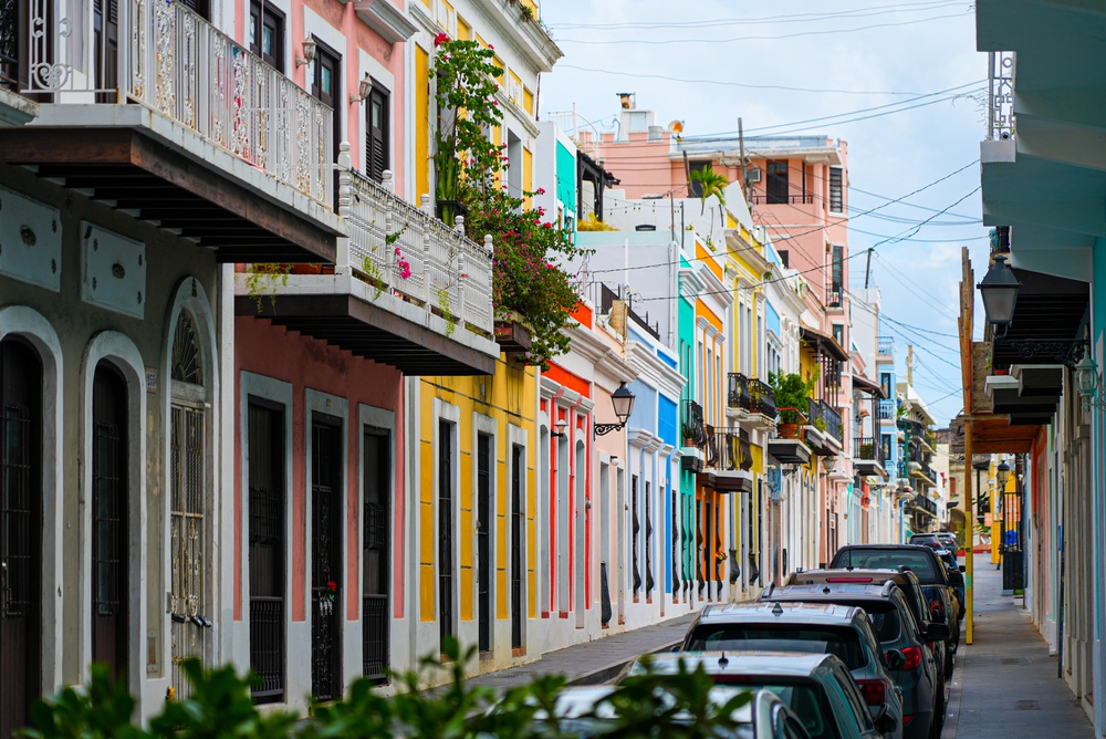 Farbenfrohe Kolonialhäuser in Old San Juan auf Puerto Rico