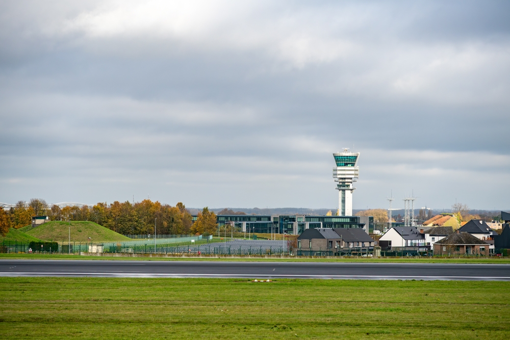 Kontrollturm des Brussels Airport in Zaventem bei Brüssel