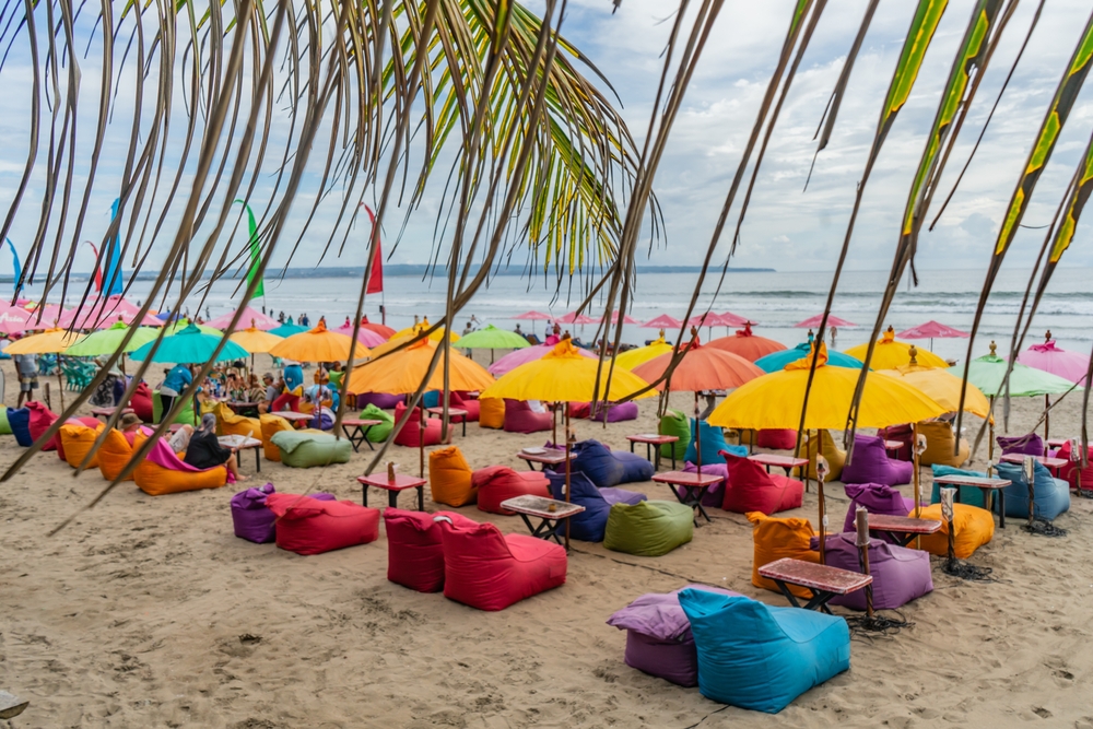 Sonnenuntergang am Strand von Seminyak auf Bali