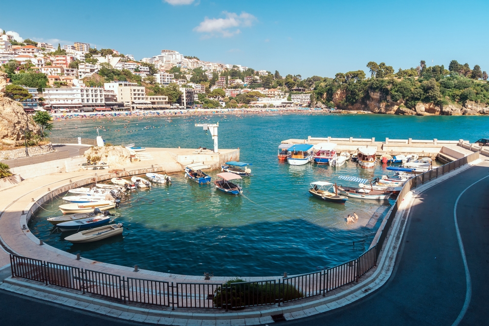 Die Altstadt und der Strand von Ulcinj