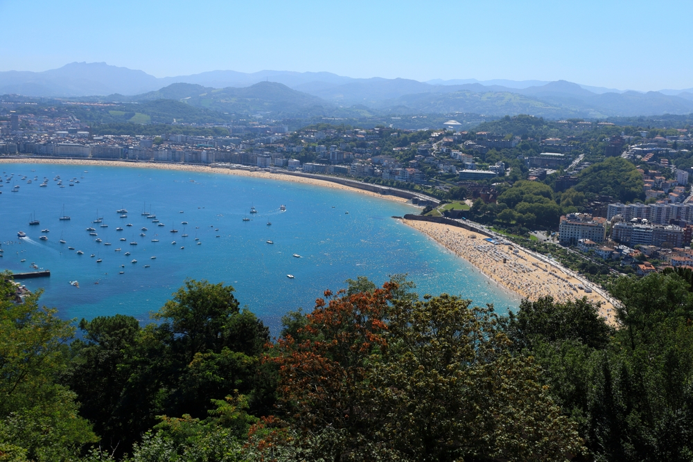 Blick auf San Sebastian und den Strand La Concha vom Monte Igueldo