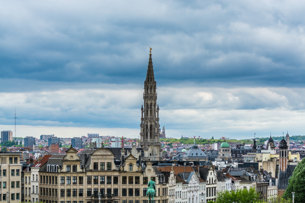 Blick vom Mont des Arts über Brüssel mit dem Rathausturm