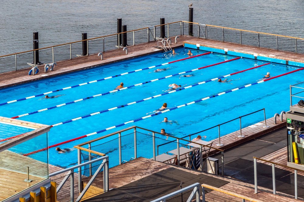 Allas Sea Pool mit Saunen und Meerwasserbecken am Hafen von Helsinki