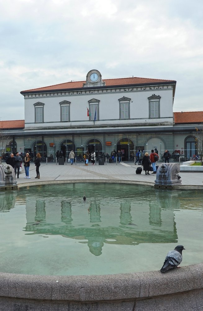 Der Bahnhof von Bergamo am Piazzale Guglielmo Marconi
