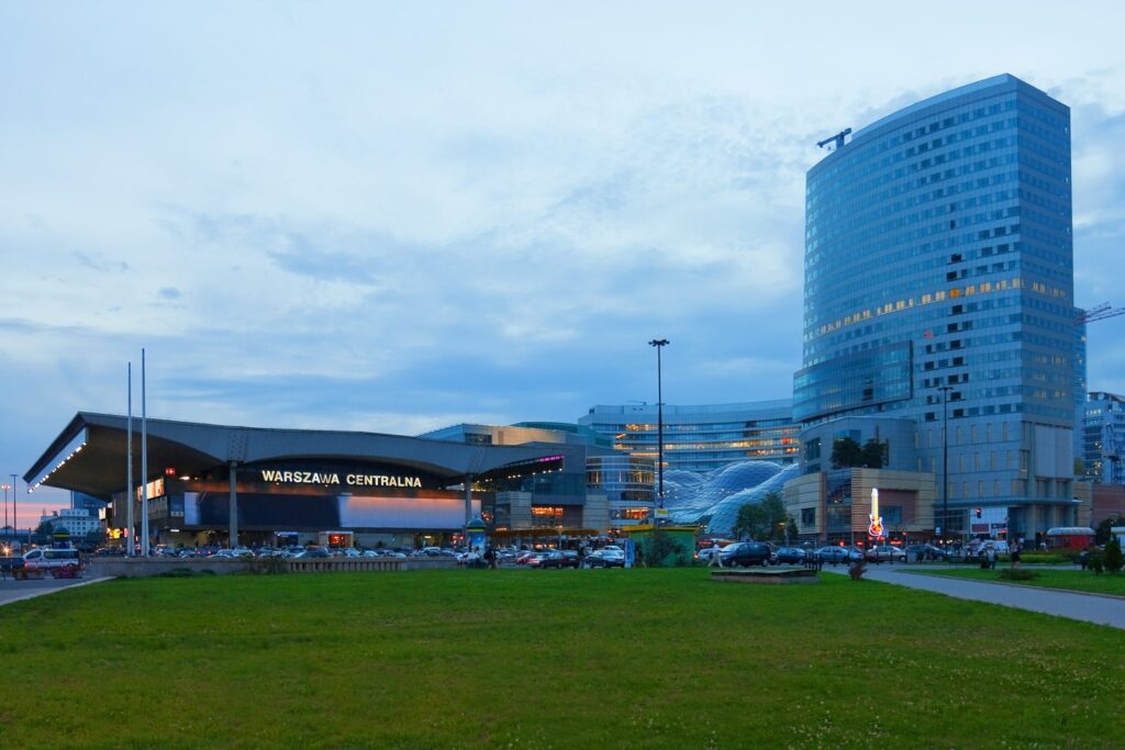Der Bahnhof Warszawa Centralna