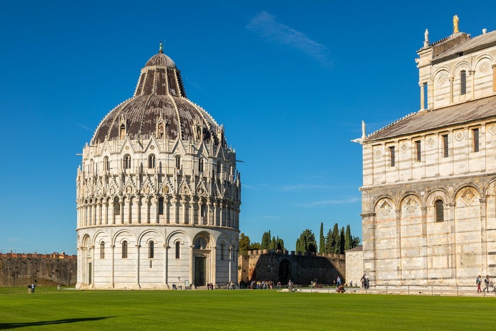 Baptisterium und Dom auf der Piazza dei Miracoli in Pisa