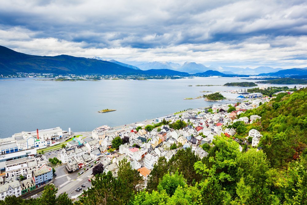 Blick über Ålesund und die Inseln von der Fjellstua auf dem Stadtberg Aksla