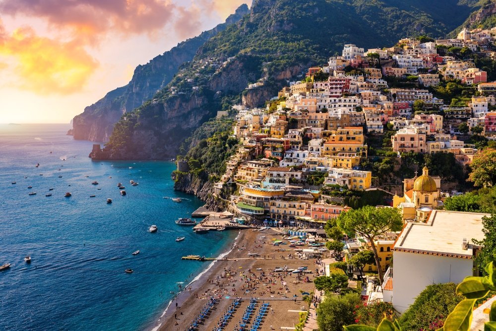 Blick über Positano vom oberen Teil des Ortes an der Via Cristoforo Colombo