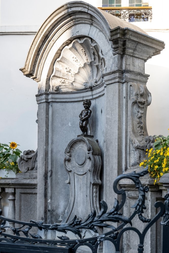 Die Bronzestatue Manneken Pis in Brüssel