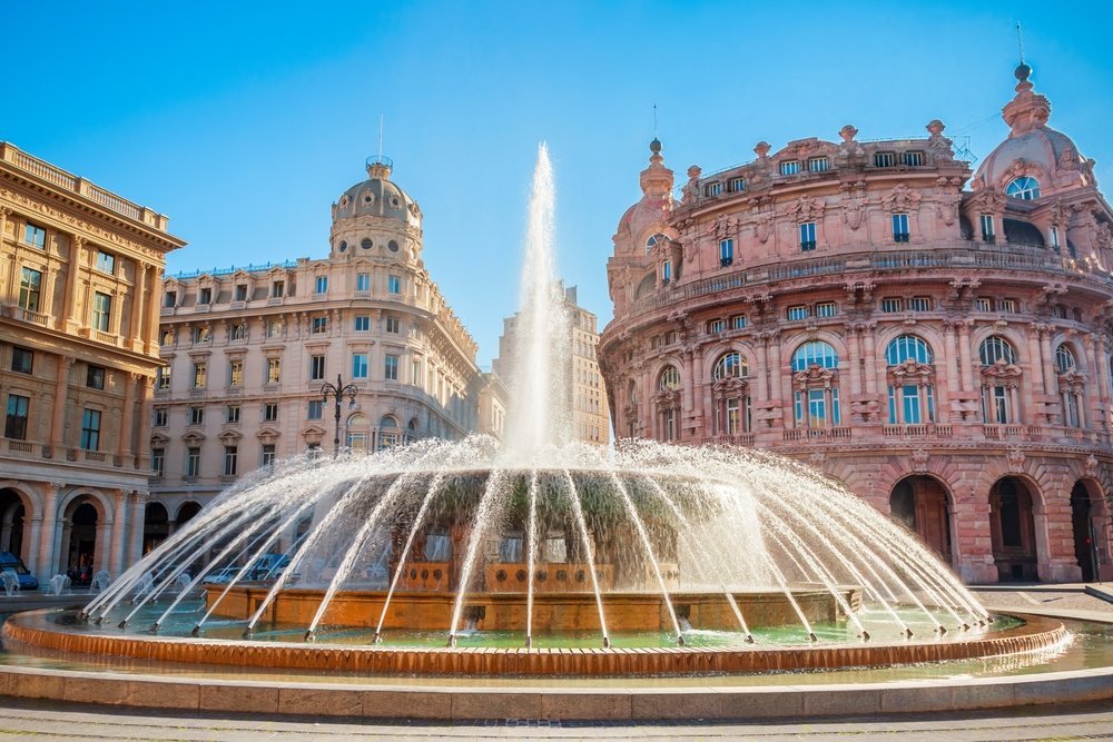 Der Brunnen auf der Piazza De Ferrari im Zentrum von Genua
