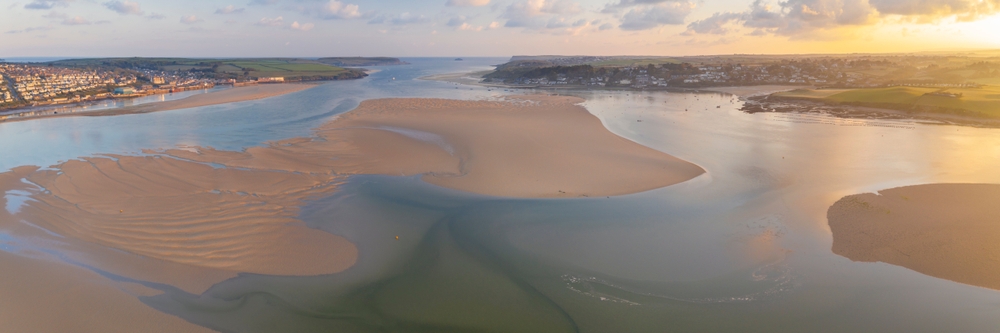 Die Mündung des Camel bei Padstow in Cornwall im Morgengrauen