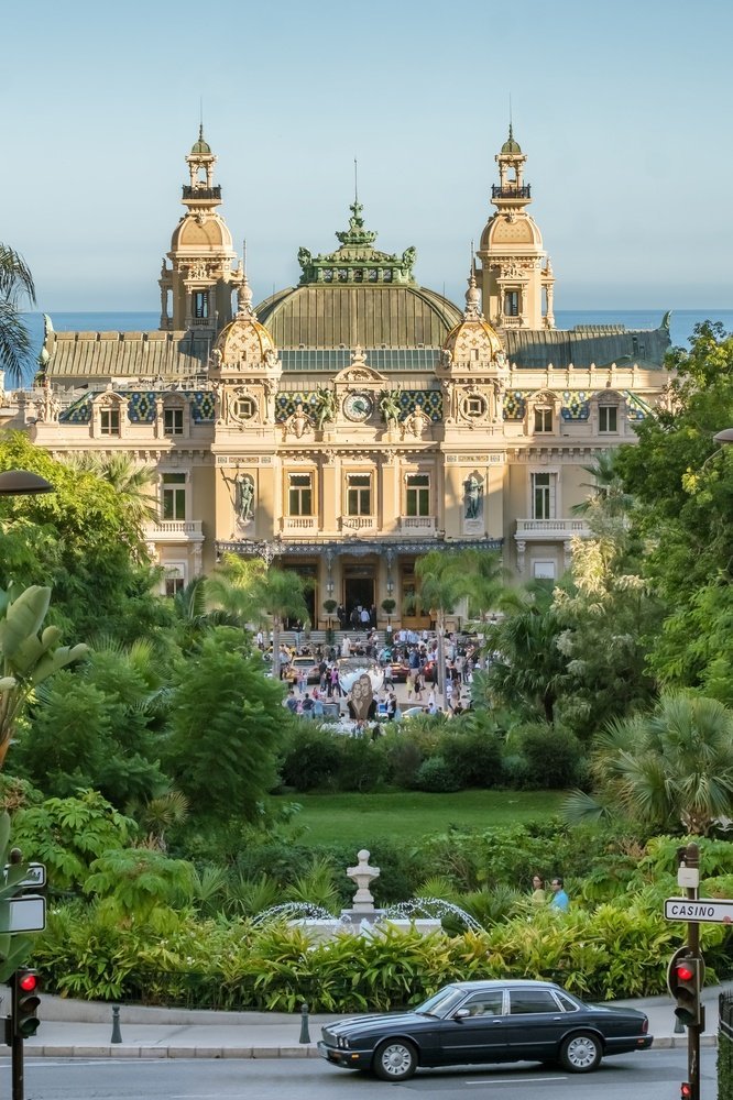 Casino de Monte-Carlo von der Place du Casino in Monaco aus gesehen