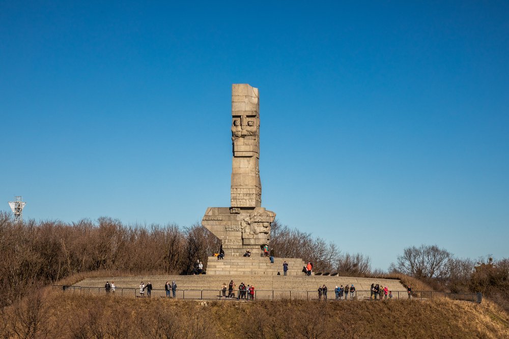 Das Denkmal auf der Westerplatte, von der Fähre aus gesehen