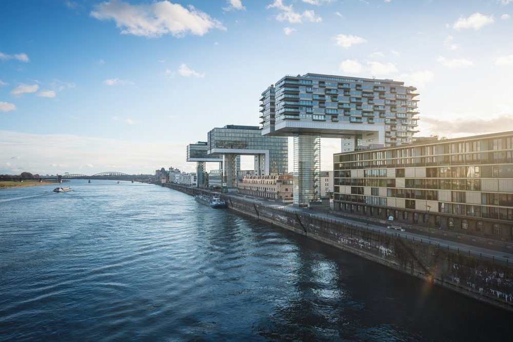 Die drei Kranhäuser im Rheinauhafen an der Kölner Südstadt