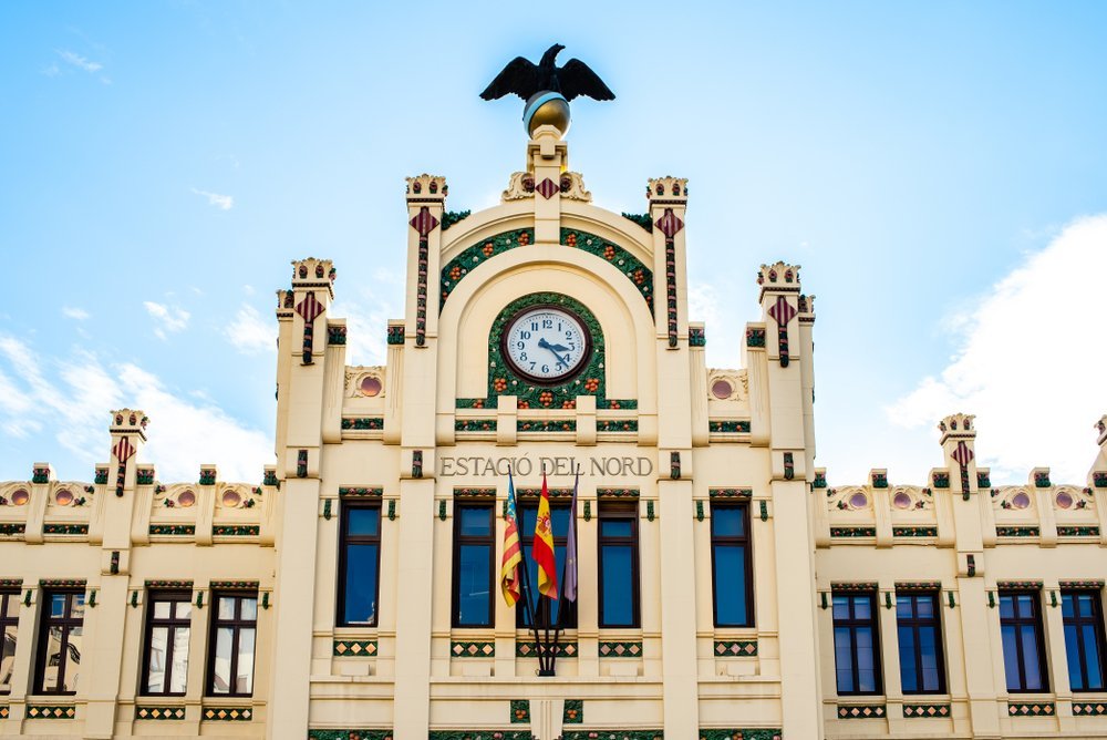 Die Estación del Norte in Valencia, von deren Metrostation Xàtiva die Metro zum Flughafen fährt