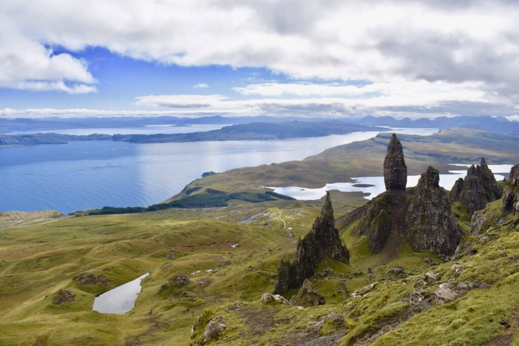 Die Felsnadel Old Man of Storr auf der Halbinsel Trotternish nördlich von Portree