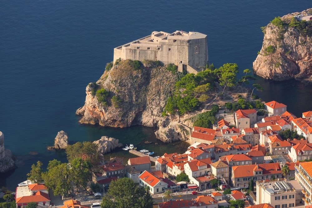 Festung Lovrijenac auf dem Felsen vor der Stadtmauer von Dubrovnik
