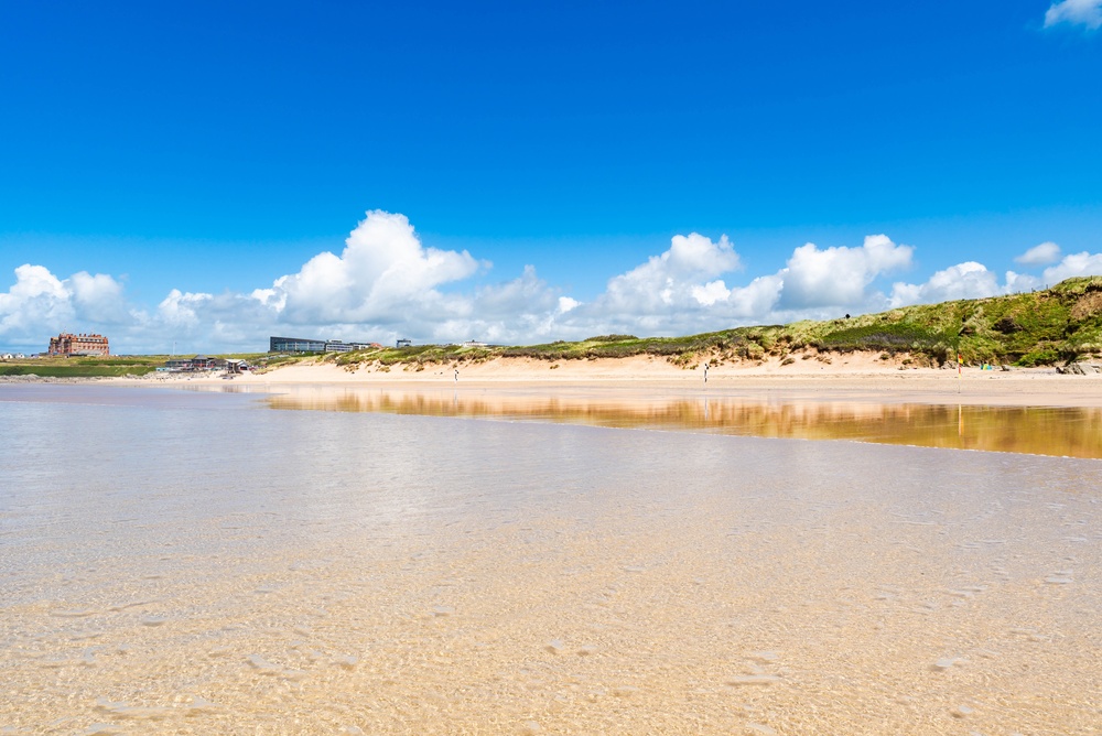 Der Fistral Beach in Newquay in Cornwall