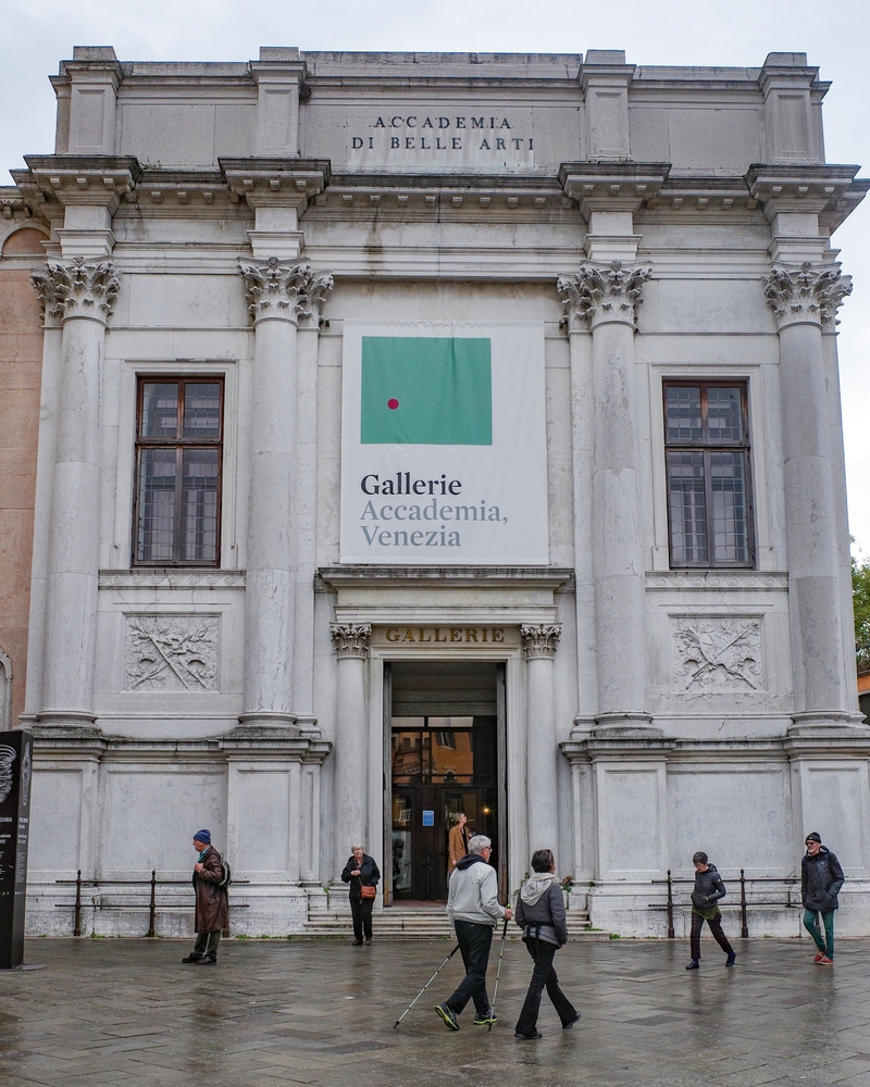 Der Haupteingang der Gallerie dell'Accademia in Venedig