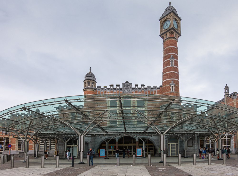 Haupteingang des Bahnhofs Gent-Sint-Pieters