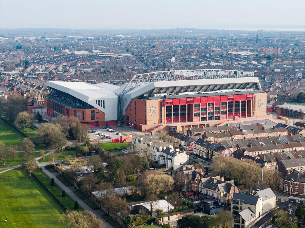 Die Haupttribüne in Anfield, dem Stadion des Liverpool FC