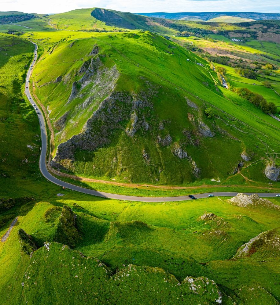 Der Hügel Mam Tor bei Castleton im Peak District
