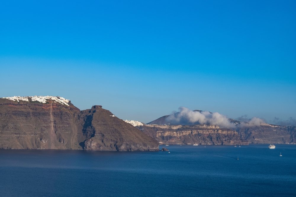 Imerovigli und Skaros Rock auf den Klippen über der Caldera